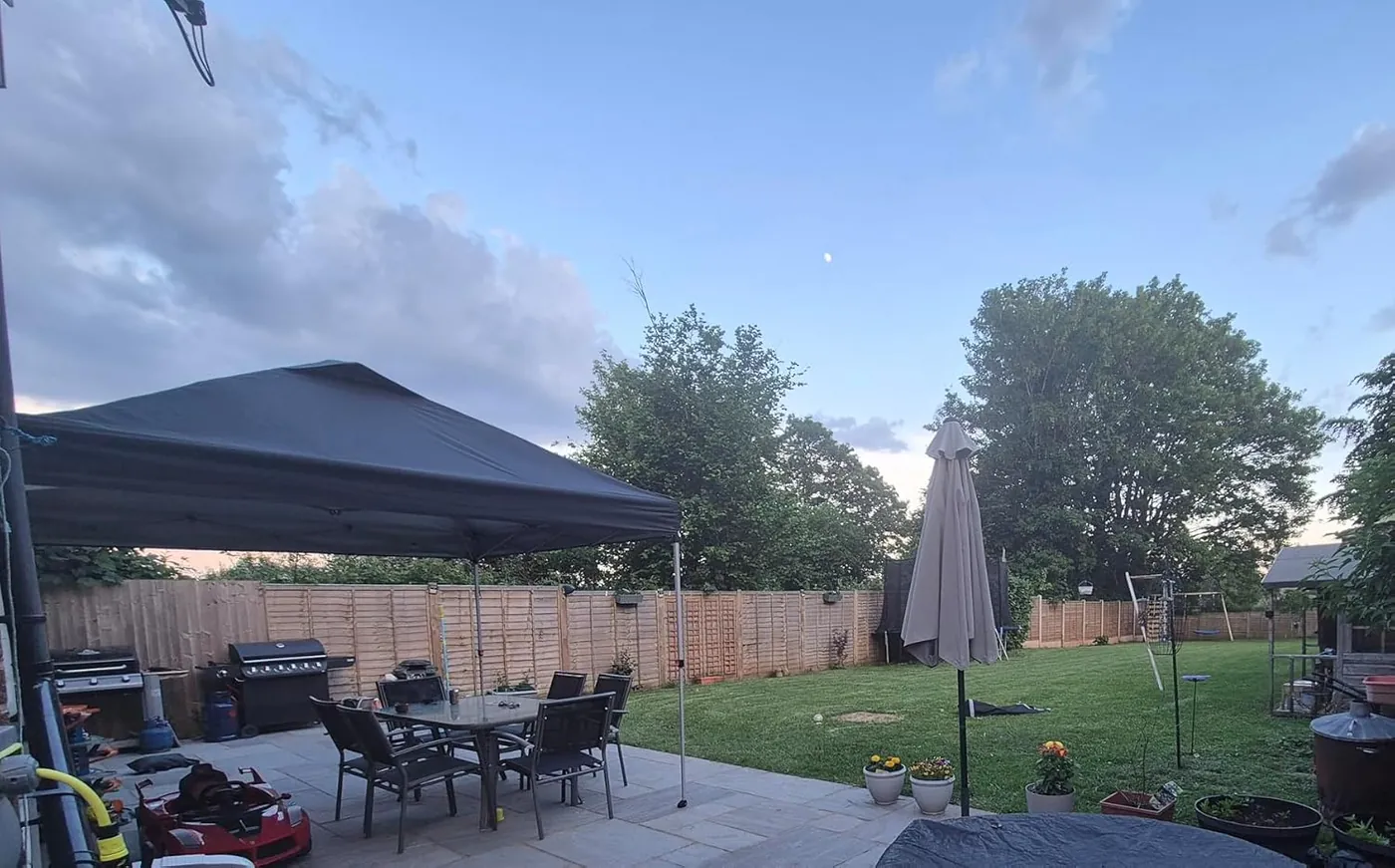 Foto de cliente — carpa CROWN SHADES en el jardín